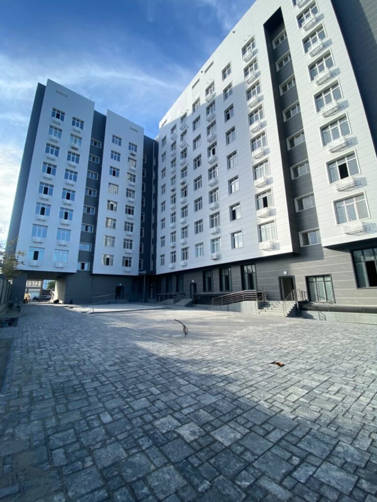 Продаю 5 комнатную квартиру! ПСО, мкр. Аламедин 1, Площадь 203м2, этаж 2/9, Красная книга, ДДУ через госрегистр.
